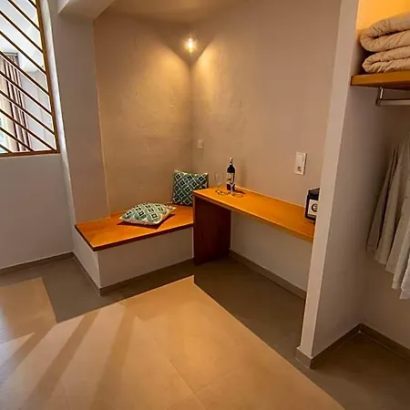Anni Hotel *
